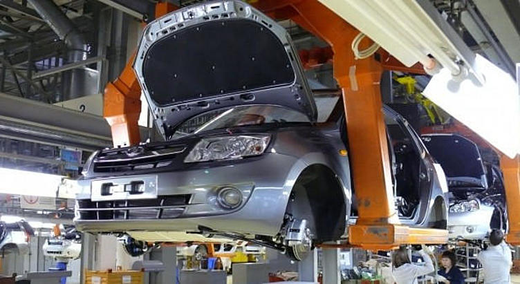 АВТОВАЗ возобновил сборку Lada Kalina и Lada Granta АВТОВАЗ возобновил сборку Lada Kalina и Lada Granta