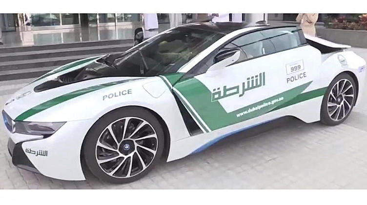 BMW i8 встал на вооружение полиции Дубая BMW i8 встал на вооружение полиции Дубая