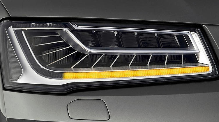 Audi изучает свет в собственном огромном туннеле