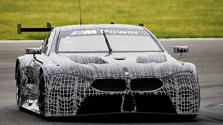 Гоночную BMW M8 показали в камуфляже Гоночную BMW M8 показали в камуфляже