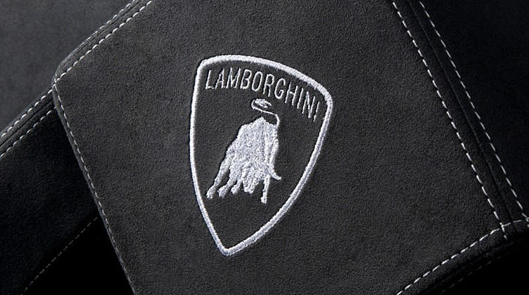 Lamborghini прокачает Aventador по пути на автосалон в Женеве Lamborghini прокачает Aventador по пути на автосалон в Женеве