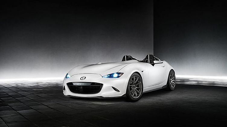 Концептуальный спидстер Mazda MX-5 стал на полцентнера легче Концептуальный спидстер Mazda MX-5 стал на полцентнера легче