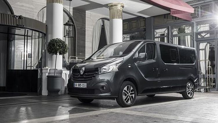 Renault показала роскошный шаттл для аэропортов Renault показала роскошный шаттл для аэропортов