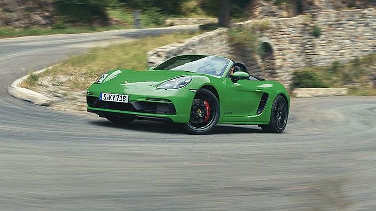 Купе и родстер Porsche 718 получили новый мотор Купе и родстер Porsche 718 получили новый мотор