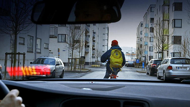 Фирма Volvo создала систему обнаружения велосипедистов Фирма Volvo создала систему обнаружения велосипедистов