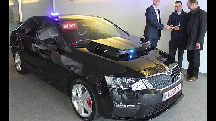 Полицейская Skoda Octavia научилась Полицейская Skoda Octavia научилась