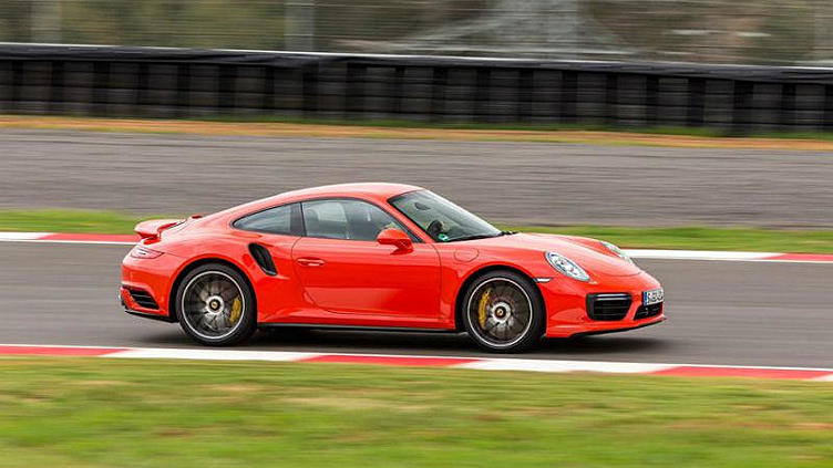 Все модели Porsche получат гибридные версии Все модели Porsche получат гибридные версии