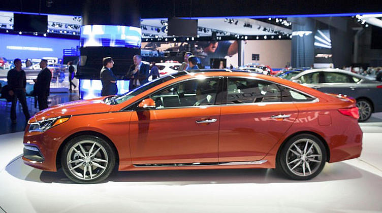 Hyundai представил Sonata для Европы и Америки Hyundai представил Sonata для Европы и Америки