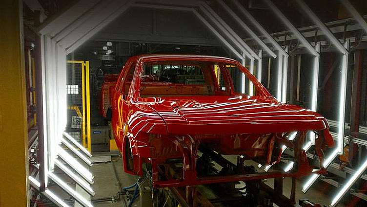 Фирма Ford обучила компьютер искать пылинки на кузове