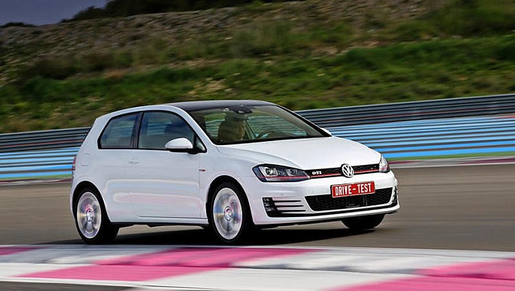 Хвалим Volkswagen Golf GTI за стремление быть всем и сразу Хвалим Volkswagen Golf GTI за стремление быть всем и сразу