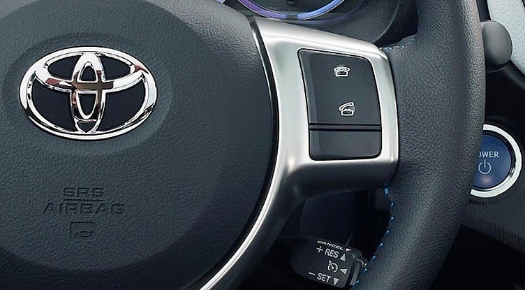 Toyota вносит изменения в кнопку запуска двигателя из соображений безопасности 
