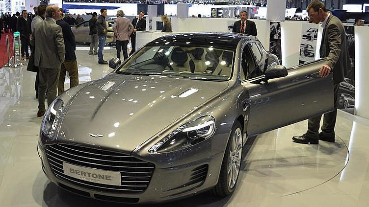 Aston Martin Rapide располнел и ускорился Aston Martin Rapide располнел и ускорился