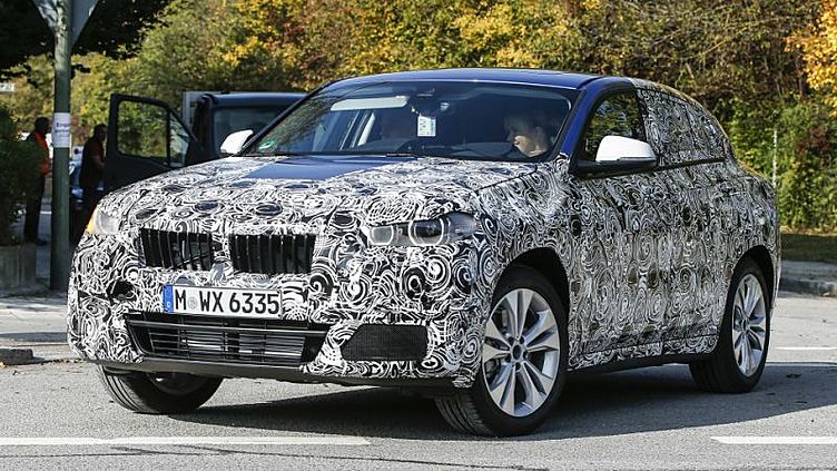 Вместо новой «пятерки» BMW покажет в Париже кроссовер X2 Вместо новой «пятерки» BMW покажет в Париже кроссовер X2
