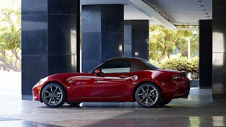 Mazda улучшила родстер MX-5 Mazda улучшила родстер MX-5