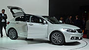 Китайцы привезли в Женеву хэтчбек Qoros 3