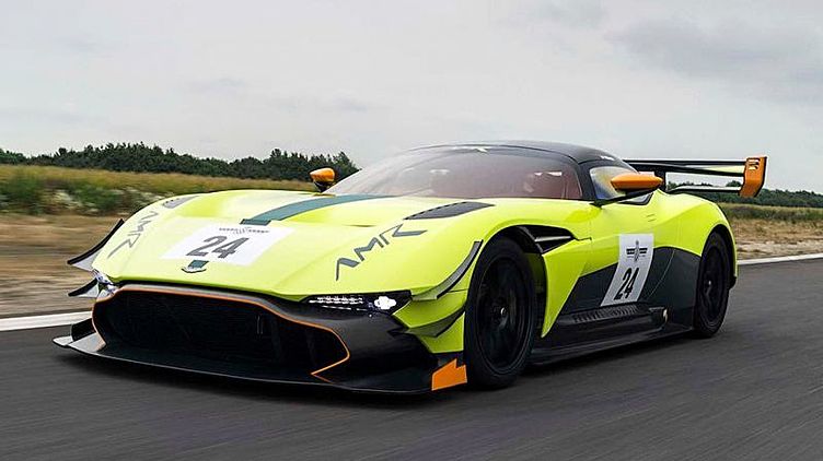 Aston Martin предложил сделать хардкорный суперкар Vulcan еще экстремальнее