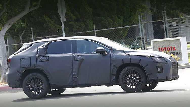 Глава Тойоты исключил выход семиместного паркетника Lexus Глава Тойоты исключил выход семиместного паркетника Lexus
