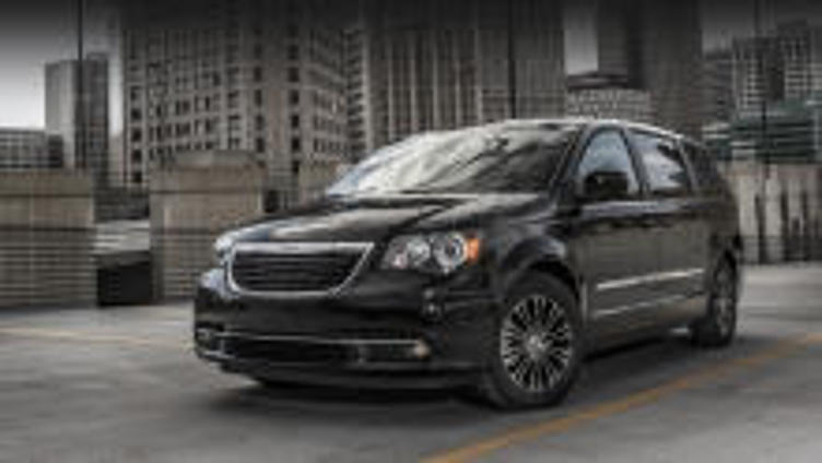 Минивэн Chrysler Town and Country получил версию S Минивэн Chrysler Town and Country получил версию S