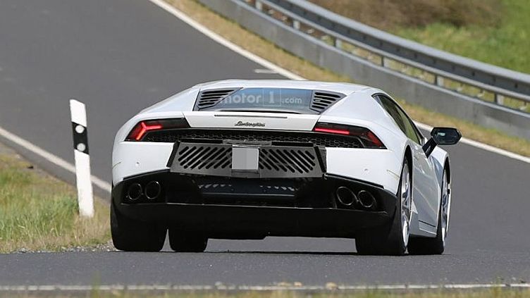 Lamborghini Huracan сфотографировали с шестью выхлопными трубами Lamborghini Huracan сфотографировали с шестью выхлопными трубами
