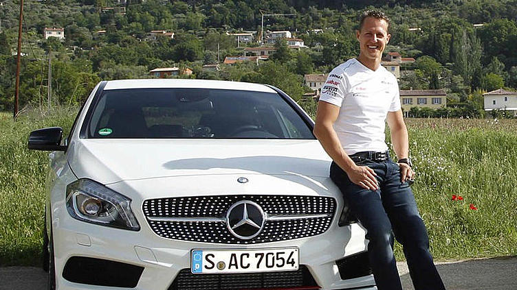 Шумахер будет работать над дорожными машинами Mercedes