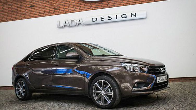 Удлиненный седан Lada Vesta испытают на чиновниках