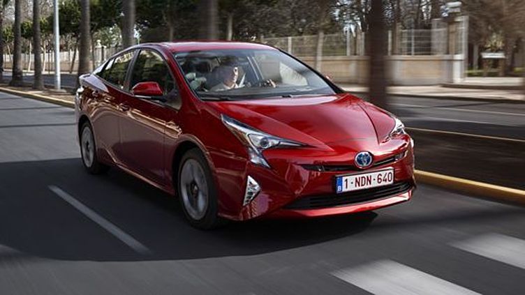 В России начались продажи нового Toyota Prius В России начались продажи нового Toyota Prius