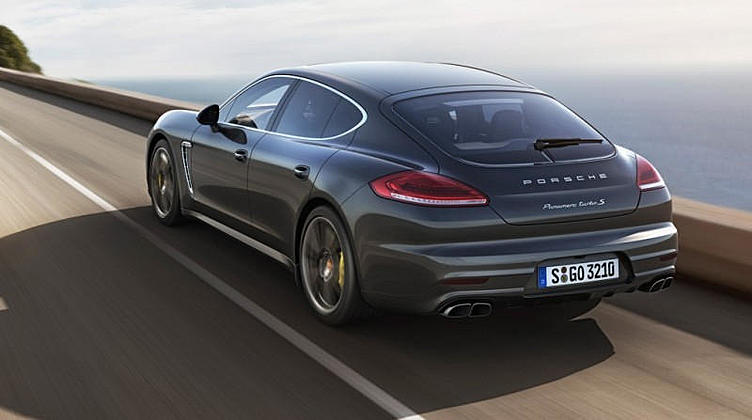 Porsche научит круиз-контроль поворачивать Porsche научит круиз-контроль поворачивать