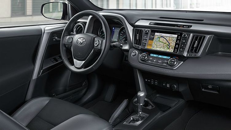 Toyota RAV4 получила версию с «Яндекс.Навигатором»