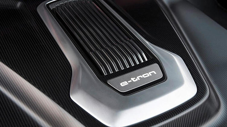 Audi Q7 превратят в электрокар e-tron Audi Q7 превратят в электрокар e-tron