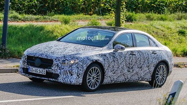 Появились первые фото небольшого седана Mercedes-Benz