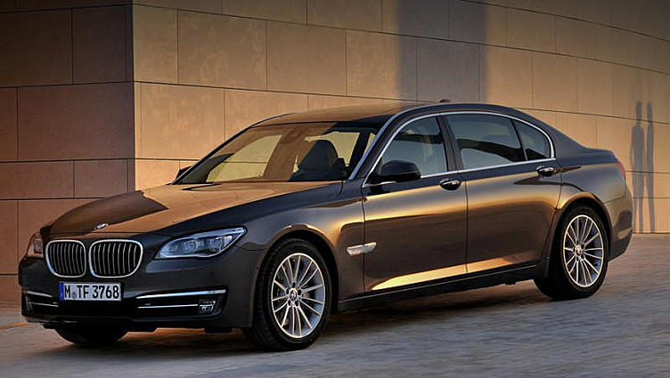 Даунсайзинг моторов дошёл и до седана BMW седьмой серии Даунсайзинг моторов дошёл и до седана BMW седьмой серии
