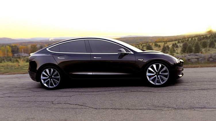 Сумма заказов на Tesla Model 3 достигла 14 миллиардов долларов