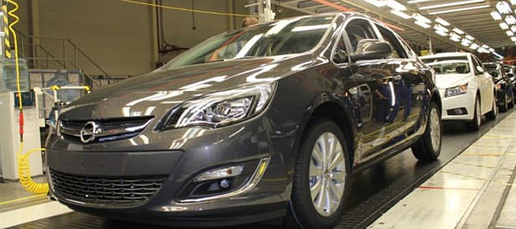 Петербургский завод GM остановил конвейер на месяц Петербургский завод GM остановил конвейер на месяц
