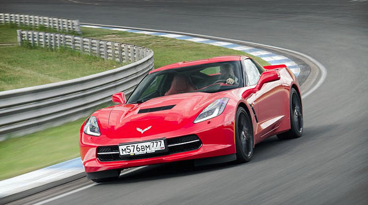 Chevrolet Corvette научили следить за парковщиками Chevrolet Corvette научили следить за парковщиками