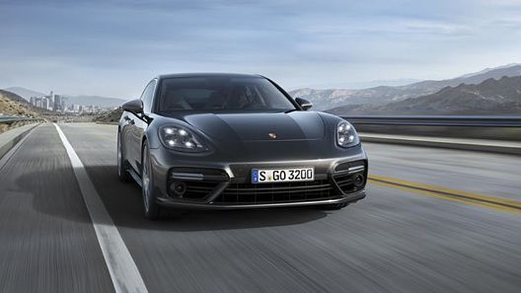 Porsche закачает больше мощности в гибридную Panamera