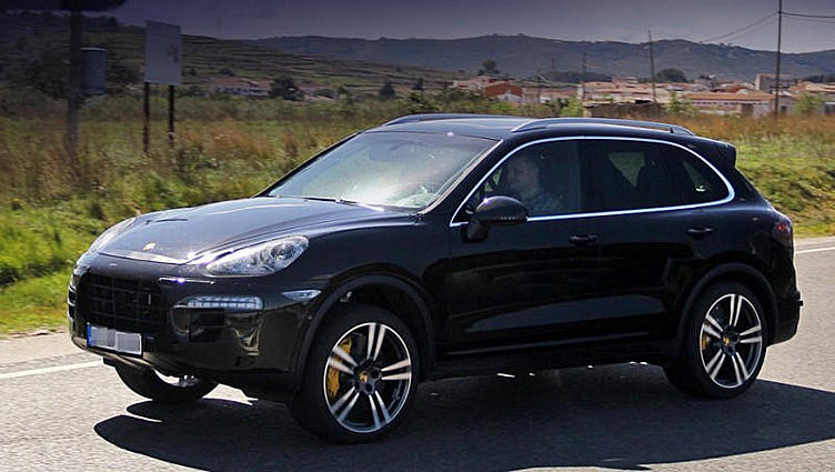 Шпионеры запечатлели рестайлинговый Porsche Cayenne