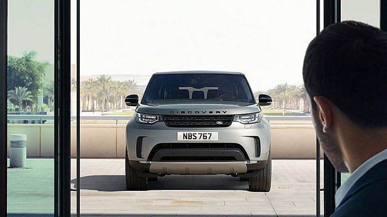Автомобили Jaguar Land Rover будут узнавать владельцев в лицо Автомобили Jaguar Land Rover будут узнавать владельцев в лицо