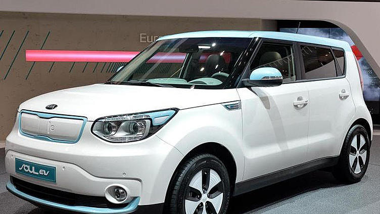 Kia в Женеве отметила появление на свет своего нового электромобиля Kia в Женеве отметила появление на свет своего нового электромобиля