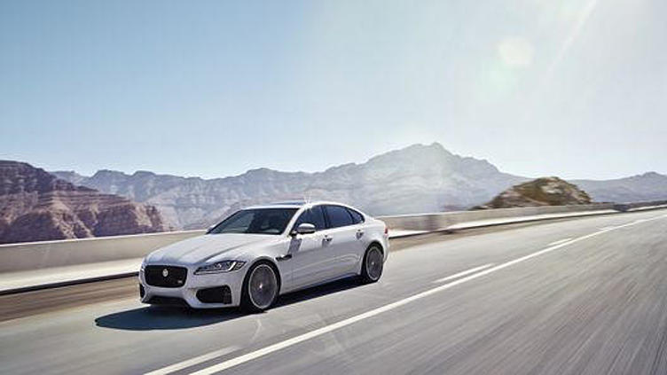 В России начат прием заказов на новый Jaguar XF В России начат прием заказов на новый Jaguar XF