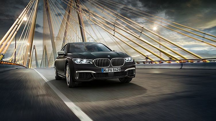 Названы рублевые цены на самую мощную «семерку» BMW Названы рублевые цены на самую мощную «семерку» BMW