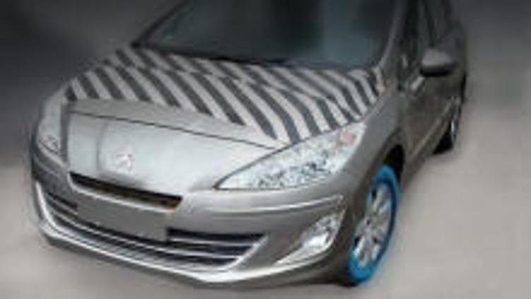 Компания Peugeot обновила китайскую версию седана 408 Компания Peugeot обновила китайскую версию седана 408