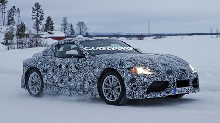 Новую Toyota Supra закопали в снег Новую Toyota Supra закопали в снег