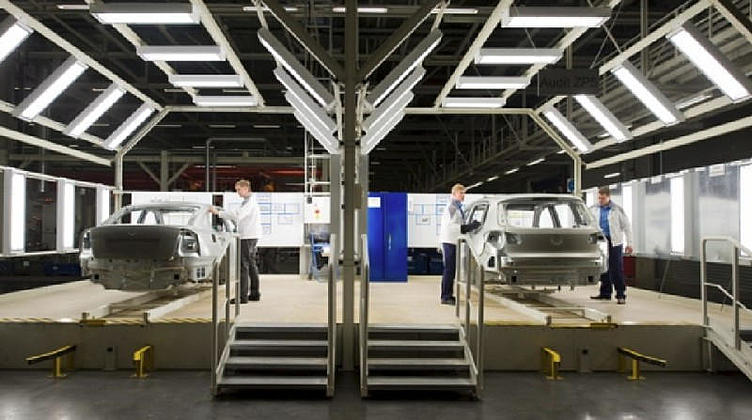 Калужский завод Volkswagen с апреля перейдет на четырехдневный график работы Калужский завод Volkswagen с апреля перейдет на четырехдневный график работы