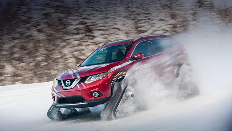Кроссовер Nissan Rogue встал на гусеничный ход Кроссовер Nissan Rogue встал на гусеничный ход