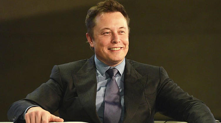 Глава Tesla отказал водителям в праве управлять автомобилями Глава Tesla отказал водителям в праве управлять автомобилями