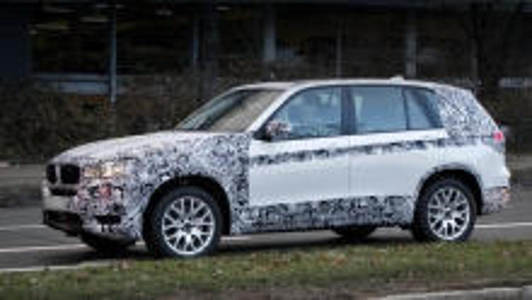 Кроссовер BMW X5 вновь попался в объективы фотокамер Кроссовер BMW X5 вновь попался в объективы фотокамер