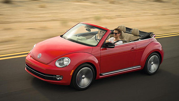 Volkswagen привез в Лос-Анджелес открытый Beetle и гибридную Jetta