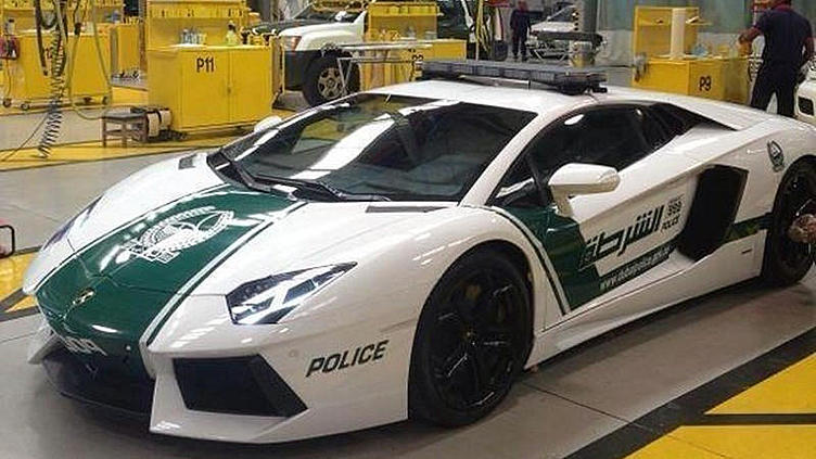 Полиция Дубая будет гоняться за нарушителями на Lamborghini