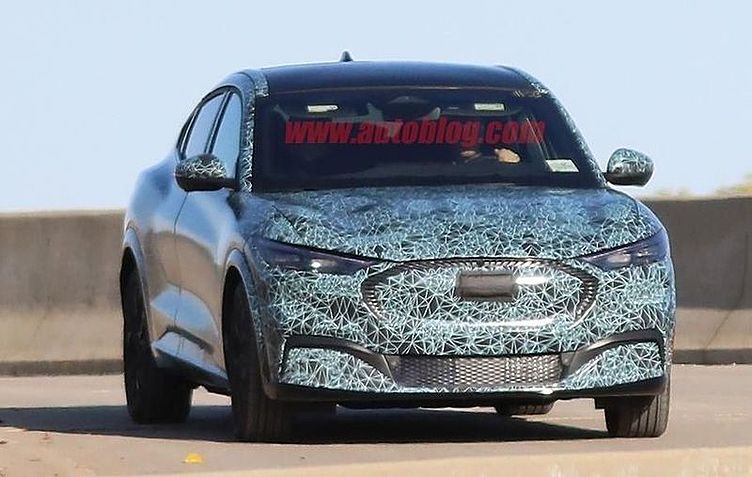 Ford вывел на тесты кроссовер на базе Mustang Ford вывел на тесты кроссовер на базе Mustang