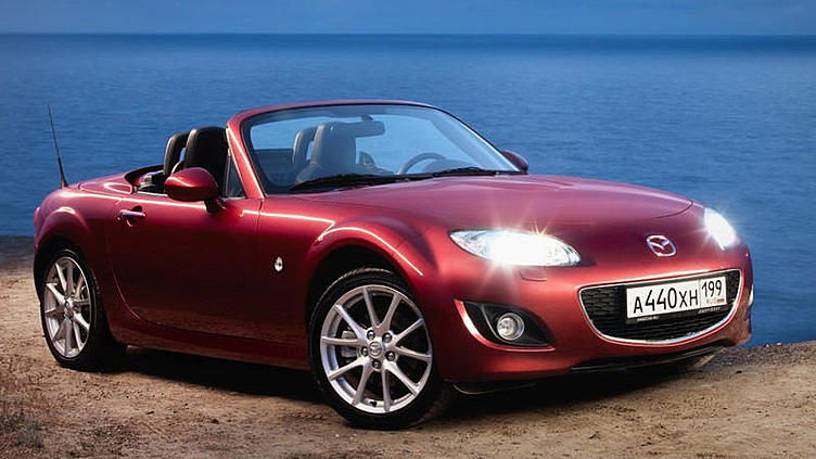 Родстеры Mazda MX-5 установят новый мировой рекорд Родстеры Mazda MX-5 установят новый мировой рекорд